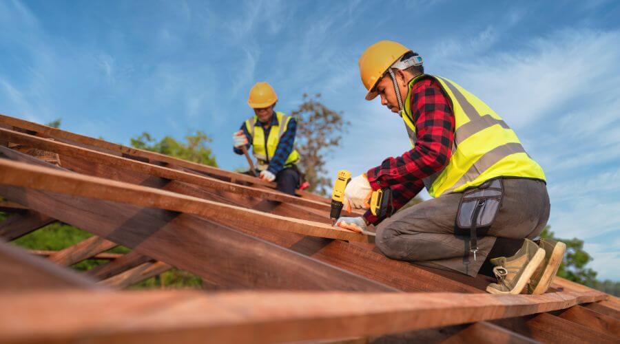 Professional Flat Roofing Installation services in Packwaukee, WI